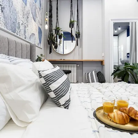 Deluxe And Modern Studio, Old Town, City Centre شقة
